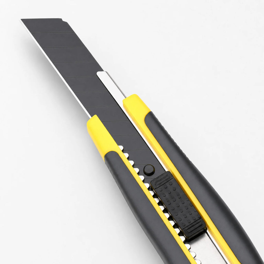 Ada Heavy-Duty Snap-Off Box Cutter - detail view