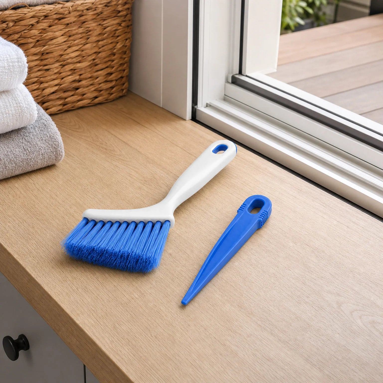 Carlo Crevice Cleaning Brush Set - lifestyle view