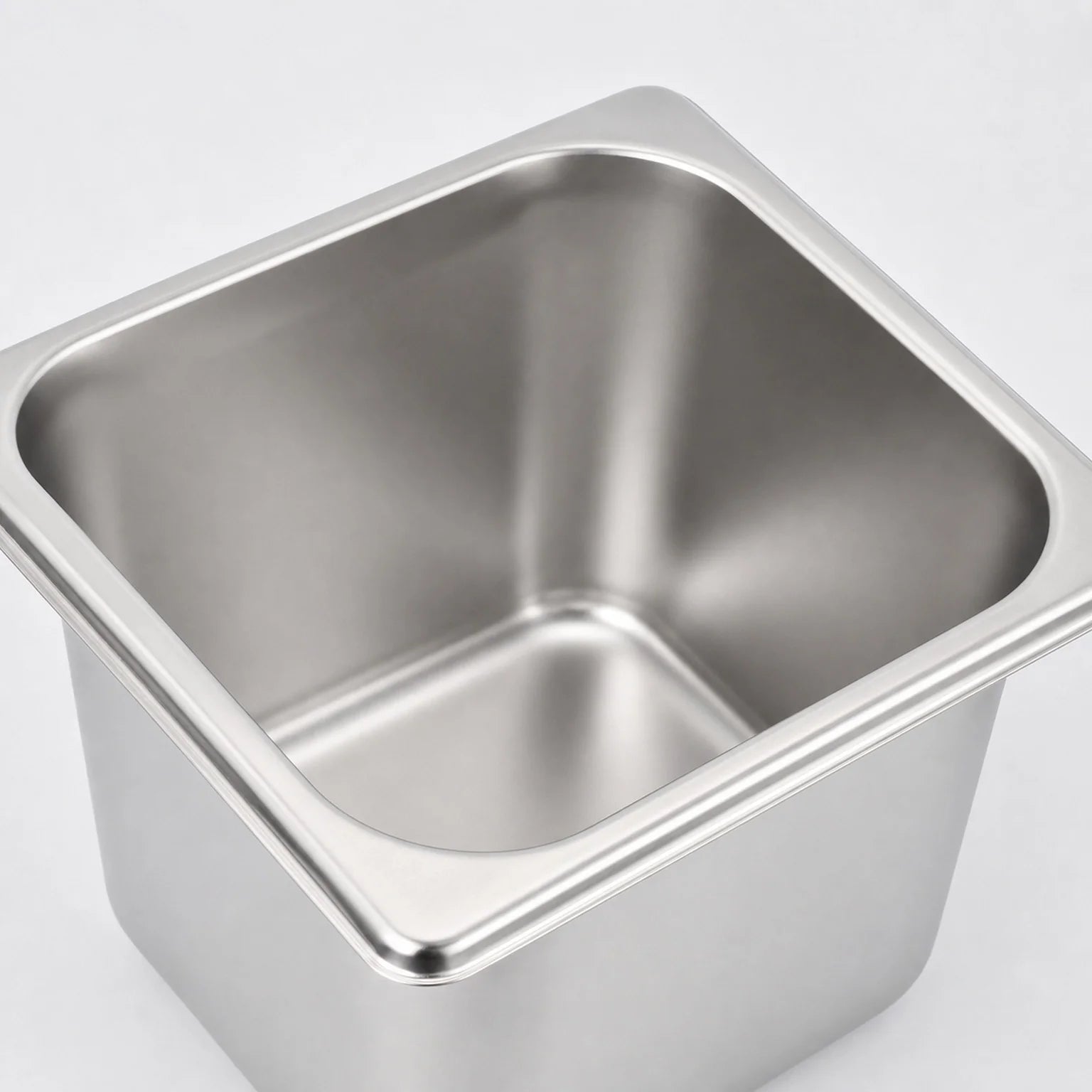 Greta Stainless Steel Food Pan Including Lid - detail view