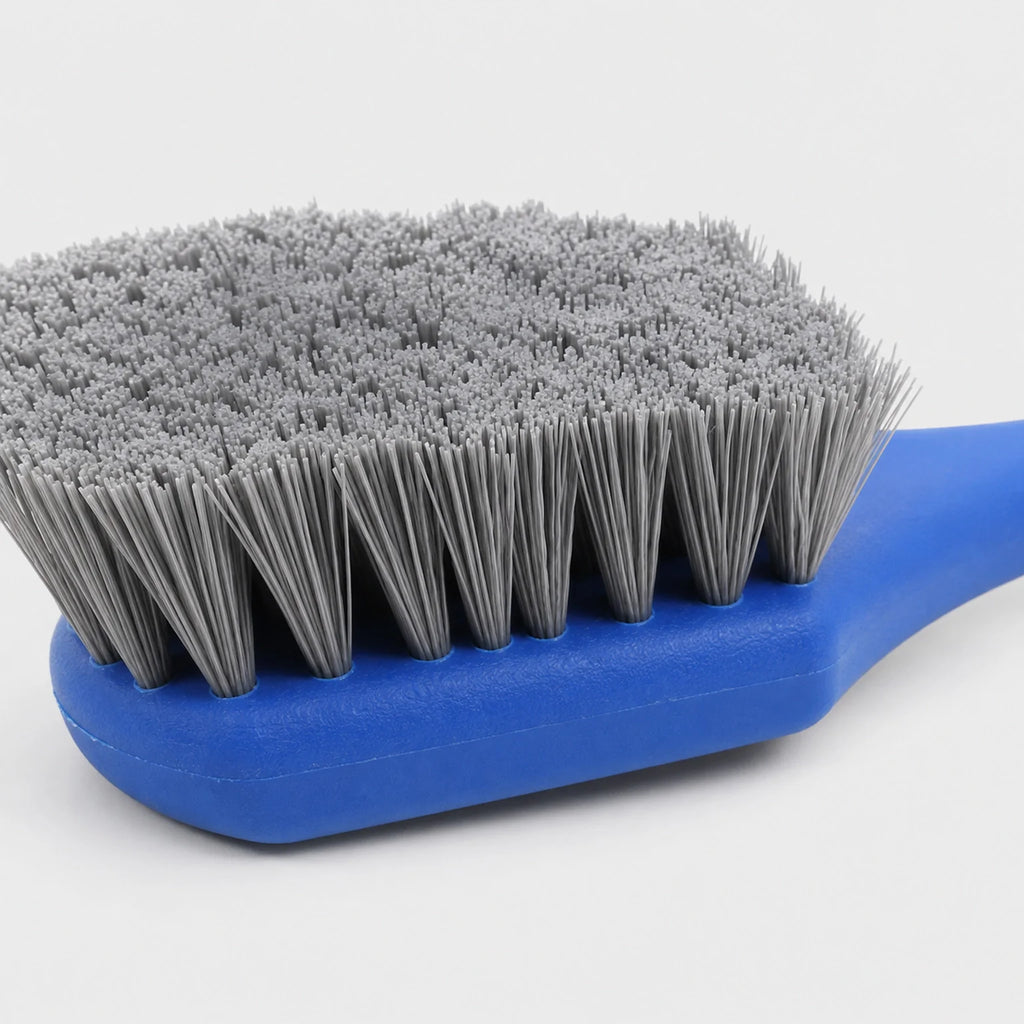 Mia Short-Handle Scrubbing Brush - detail view