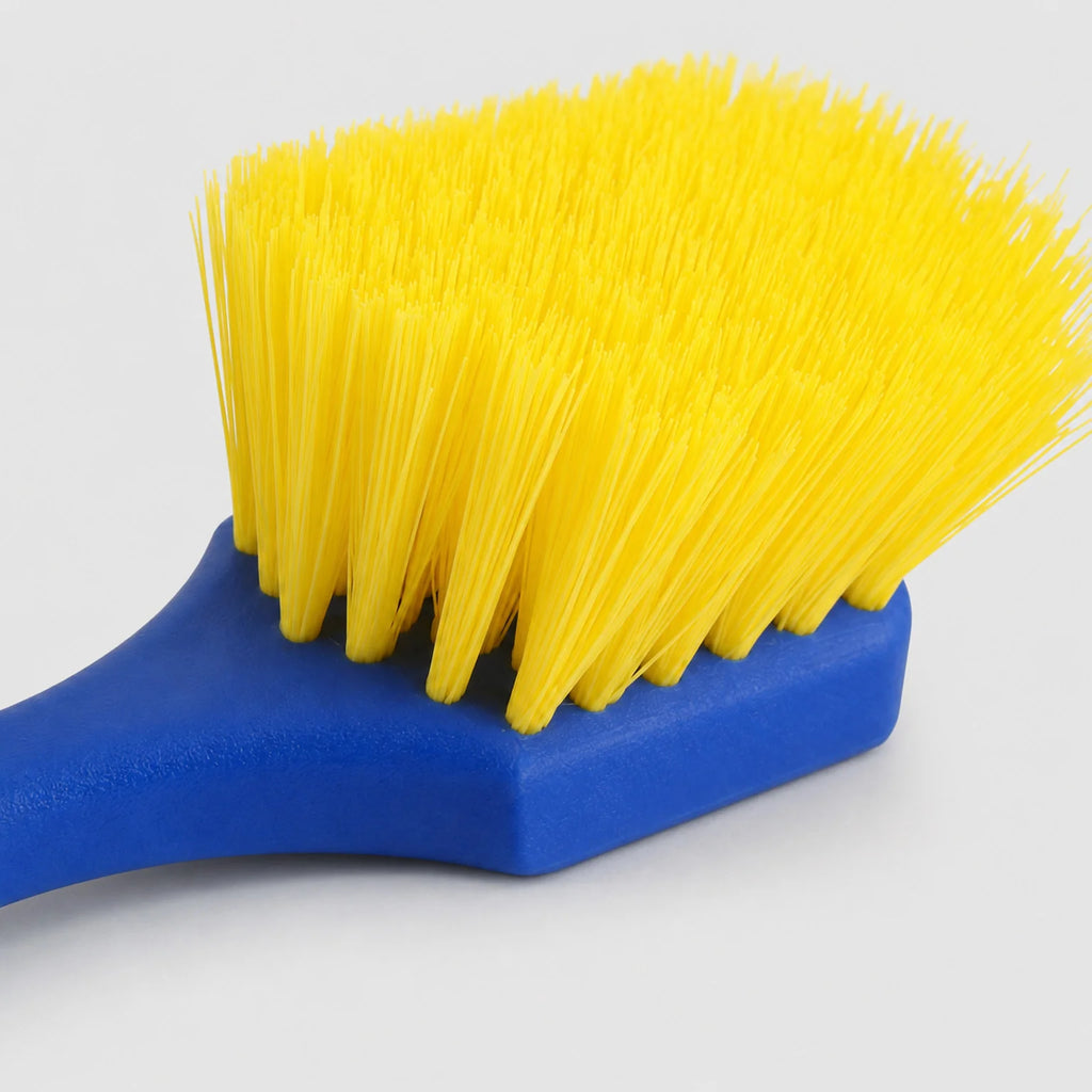 Mia Short-Handle Scrubbing Brush - detail view